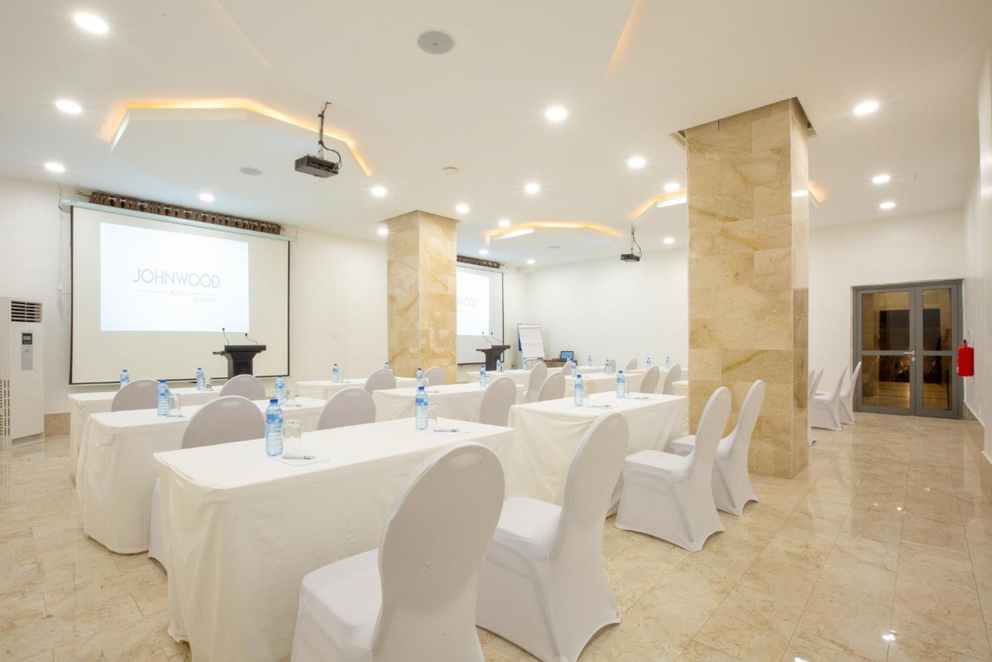 Johnwood Hotel By Bolton Abuja Exterior foto