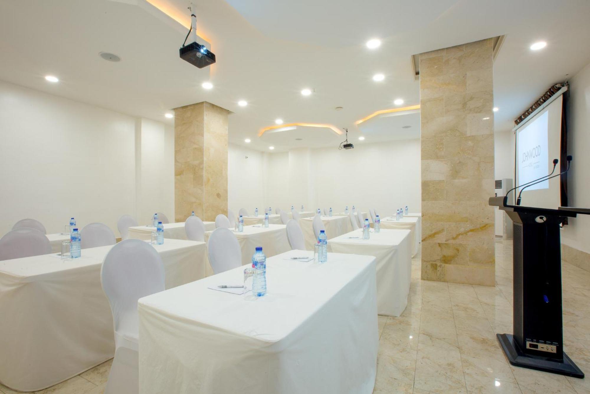 Johnwood Hotel By Bolton Abuja Exterior foto