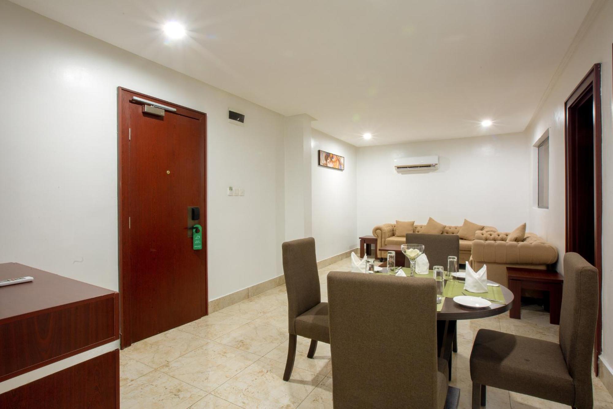 Johnwood Hotel By Bolton Abuja Exterior foto